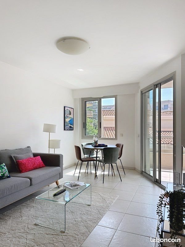 Appartement à louer, 40m², Antibes