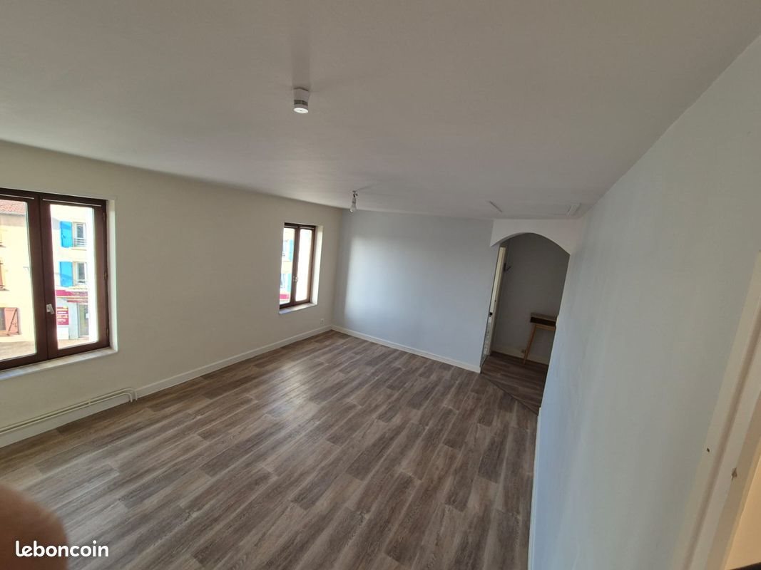 Appartement à louer, 90m², Neulise