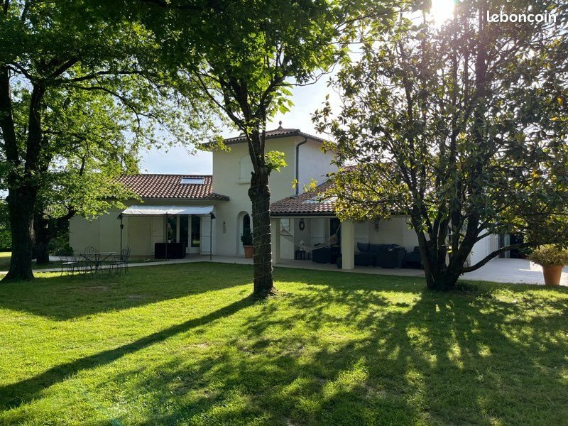 Maison à vendre, 230m², Saint-Genis-les-Ollières