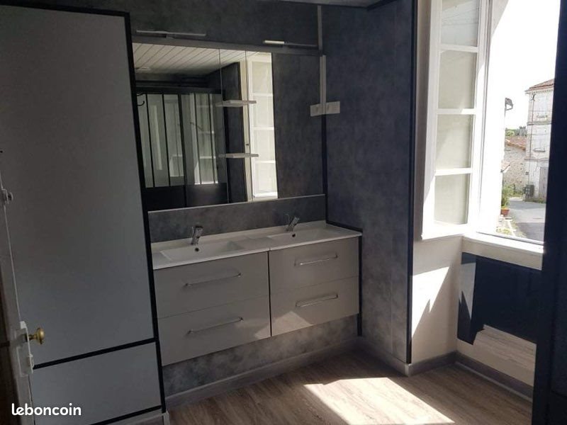 Maison à louer, 92m², Brossac