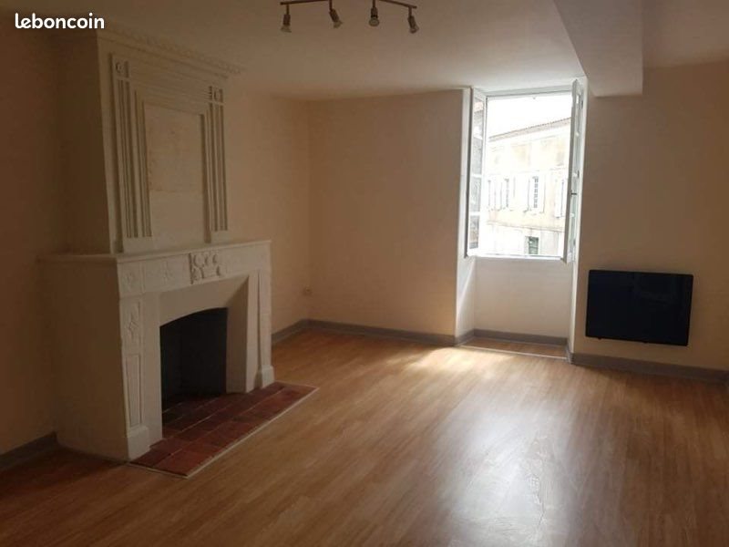 Maison à louer, 92m², Brossac