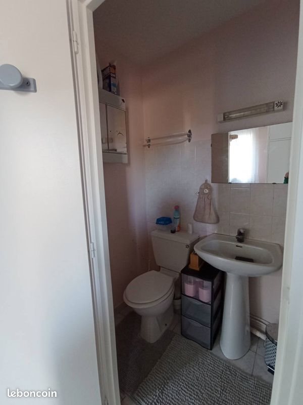 Appartement à louer, 25m², Saintes