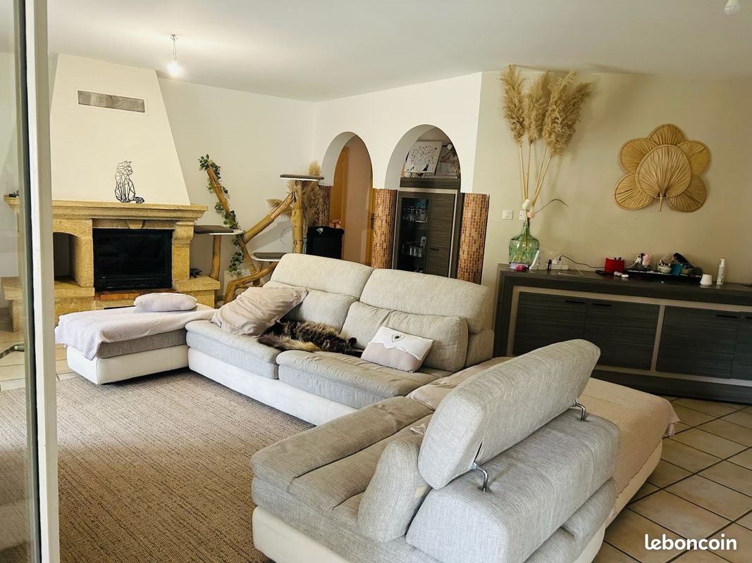 Maison à louer, 137m², Manthes