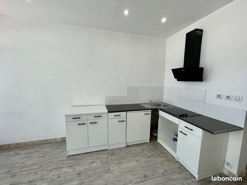 Appartement à louer, 40m², Garons