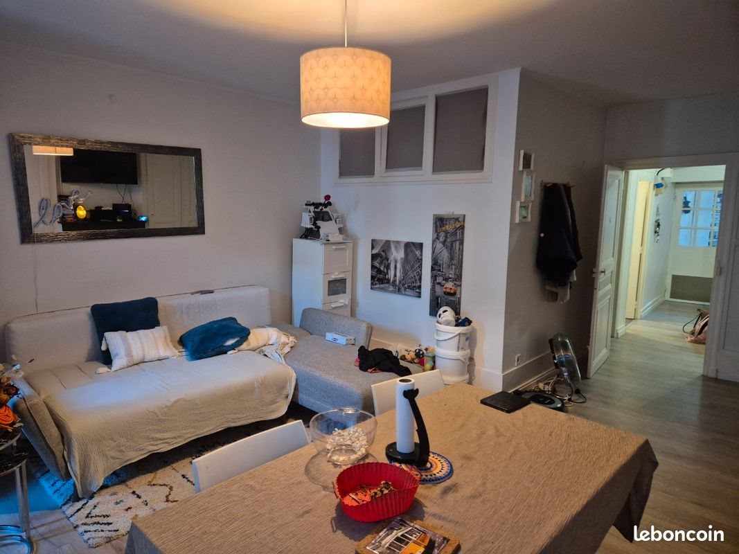 Appartement à louer, 43m², Pérouges