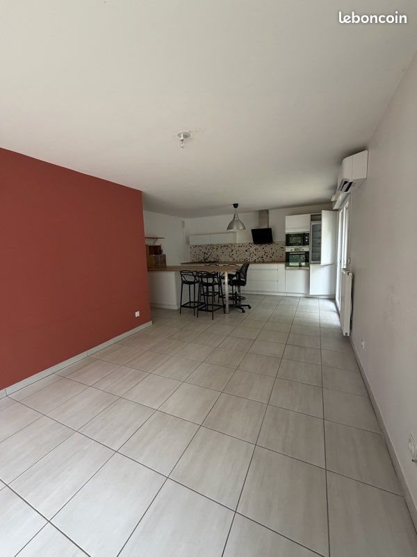 Appartement à louer, 65m², Bron
