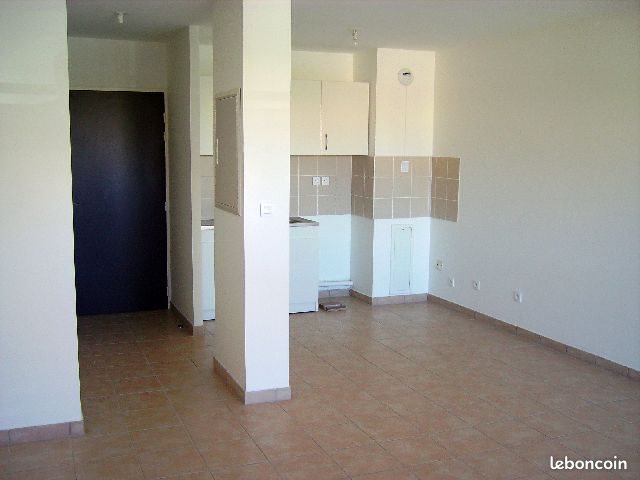 Appartement à louer, 41m², Marignane