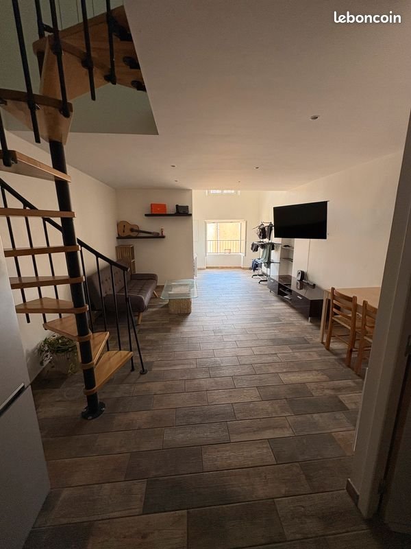 Appartement à louer, 80m², Régusse