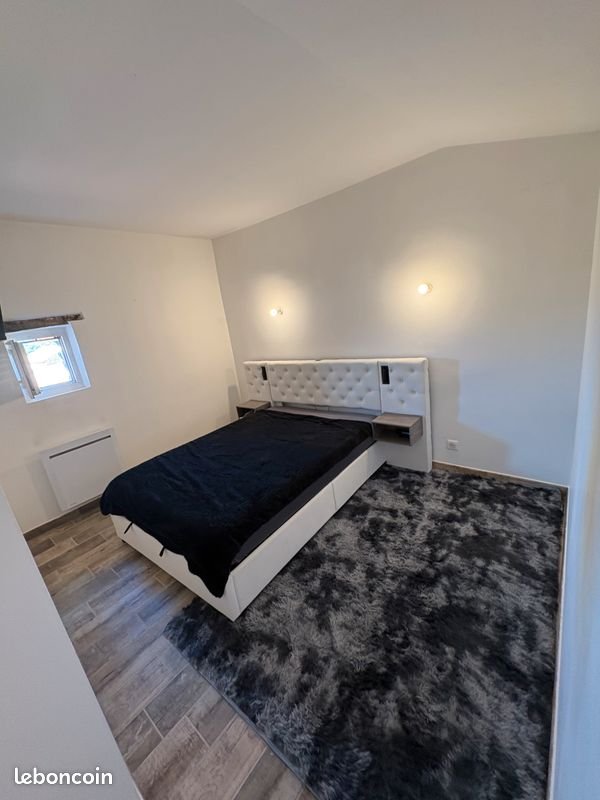 Appartement à louer, 80m², Régusse
