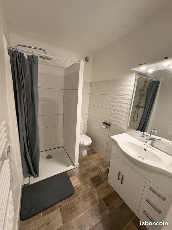 Appartement à louer, 80m², Régusse