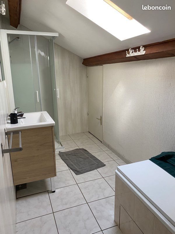 Appartement à louer, 40m², Dunières