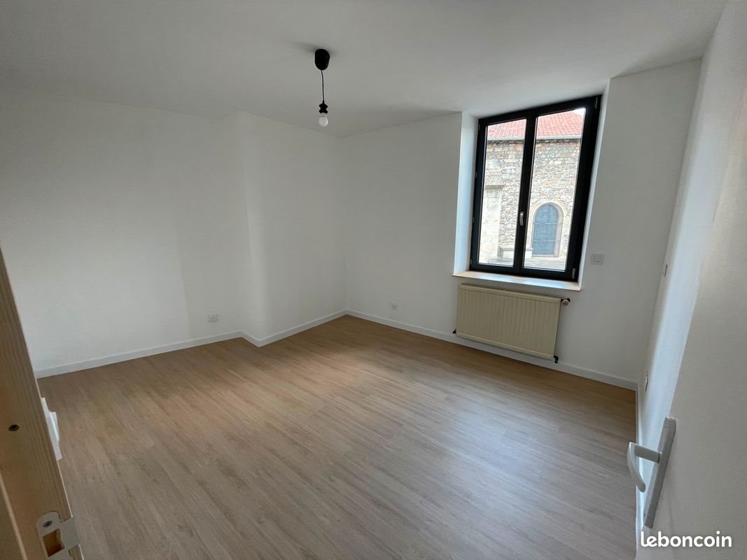Appartement à louer, 66m², Unieux