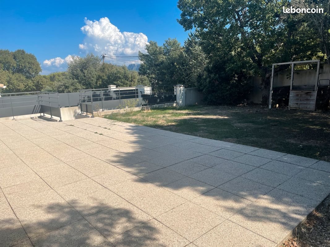 Maison à louer, 95m², Plan-d'Aups-Sainte-Baume