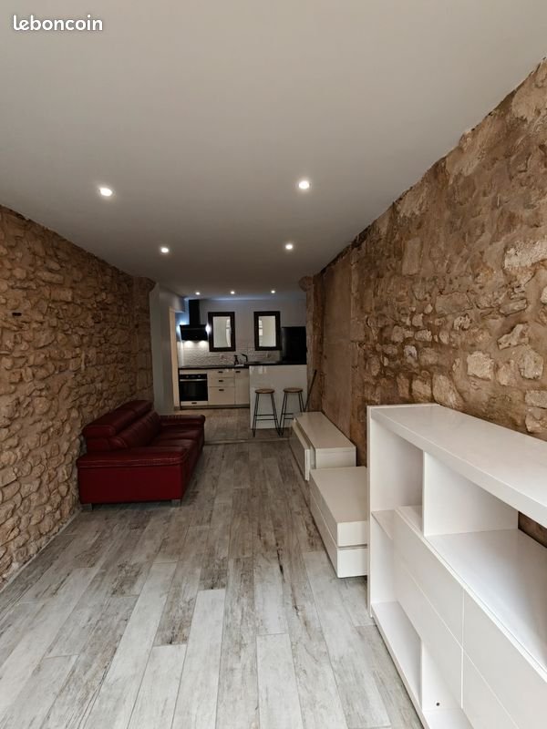 Appartement à louer, 45m², La Tour-d'Aigues