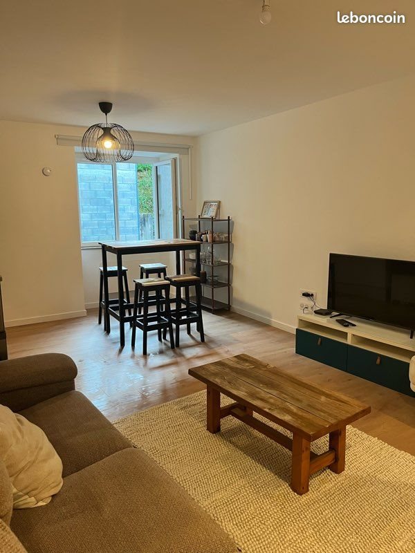 Appartement à louer, 64m², Gy