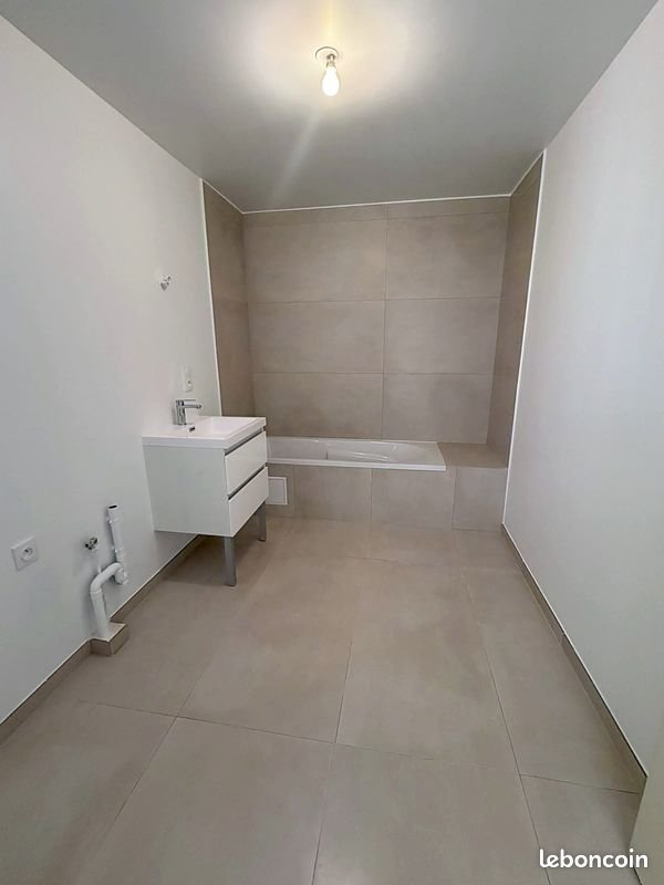 Maison à louer, 120m², Saint-Maximin-la-Sainte-Baume