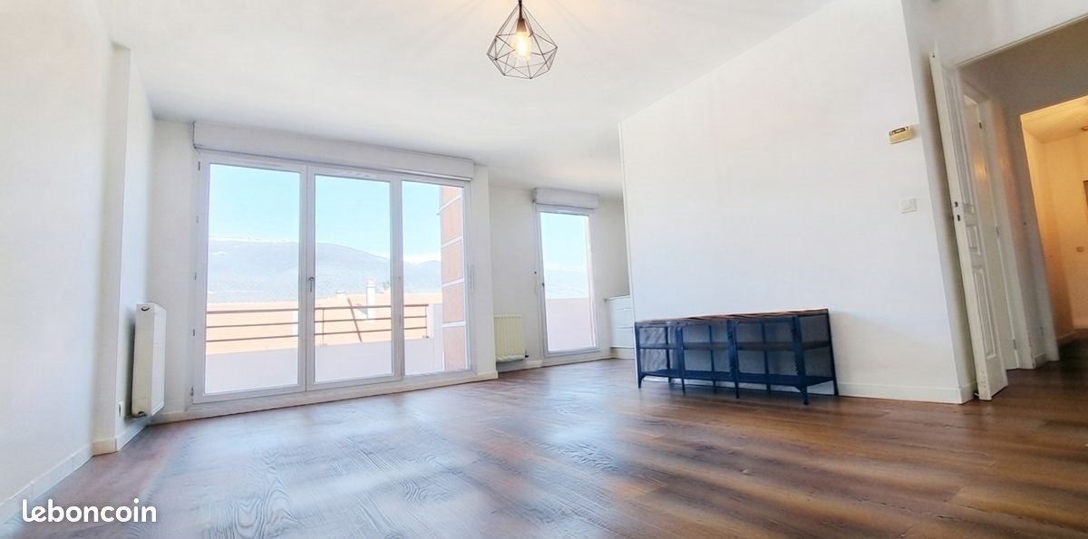 Appartement à louer, 75m², Saint-Genis-Pouilly