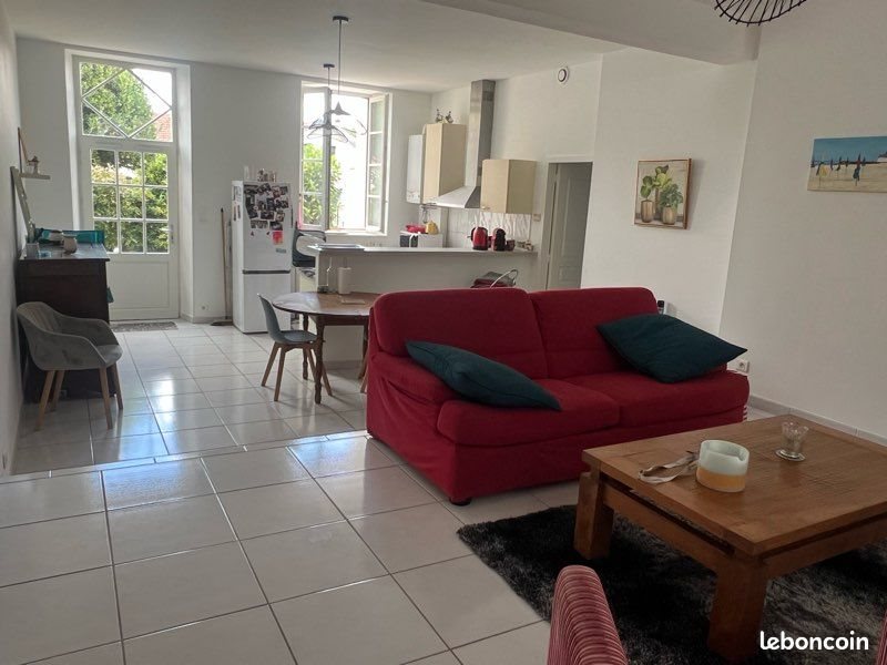 Appartement à louer, 71m², Saintes