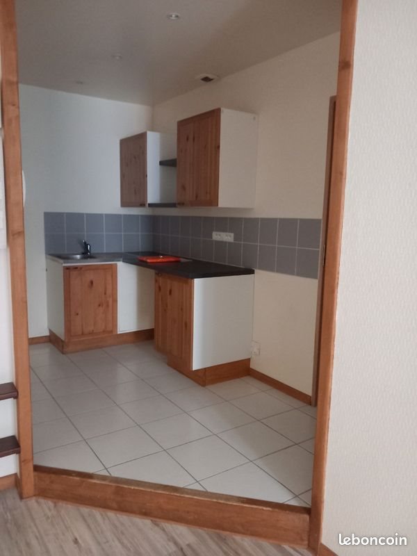 Appartement à louer, 35m², Saint-Etienne-de-Montluc