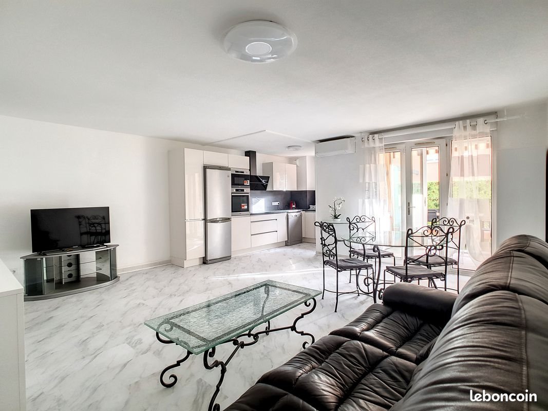 Appartement à louer, 78m², Fréjus