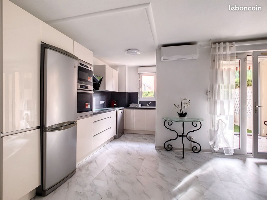 Appartement à louer, 78m², Fréjus