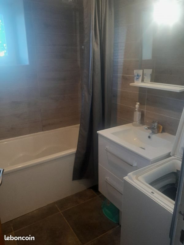 Appartement à louer, 50m², La Tour-d'Auvergne