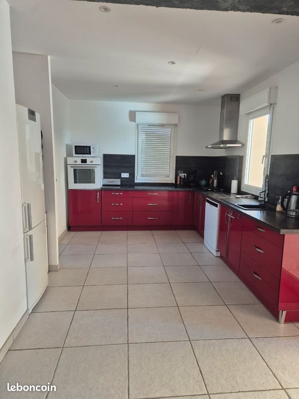 Maison à louer, 130m², Vogüé