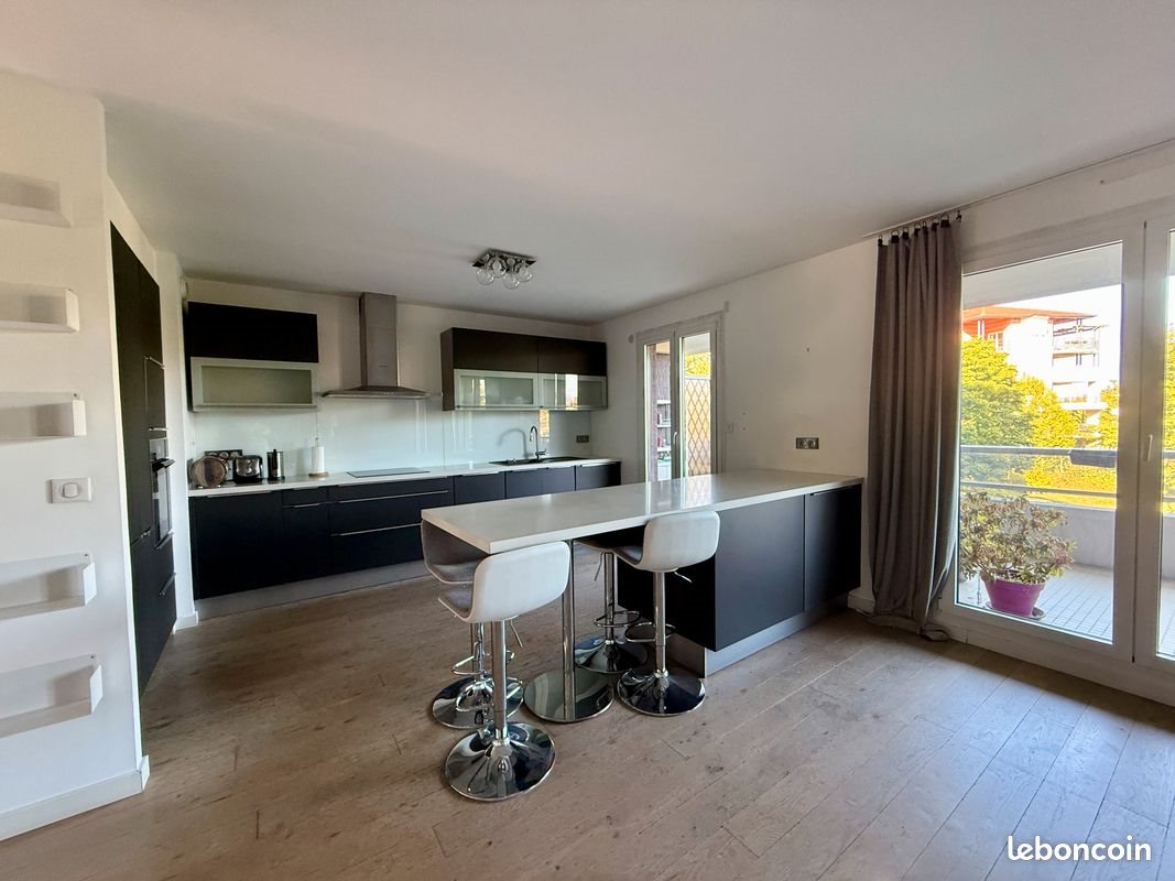 Appartement à louer, 110m², Ferney-Voltaire