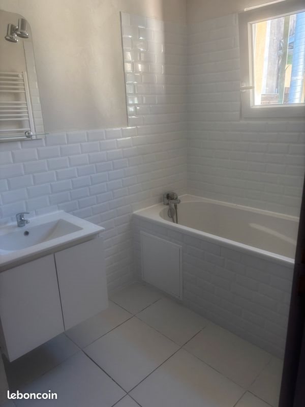 Appartement à louer, 32m², Nîmes