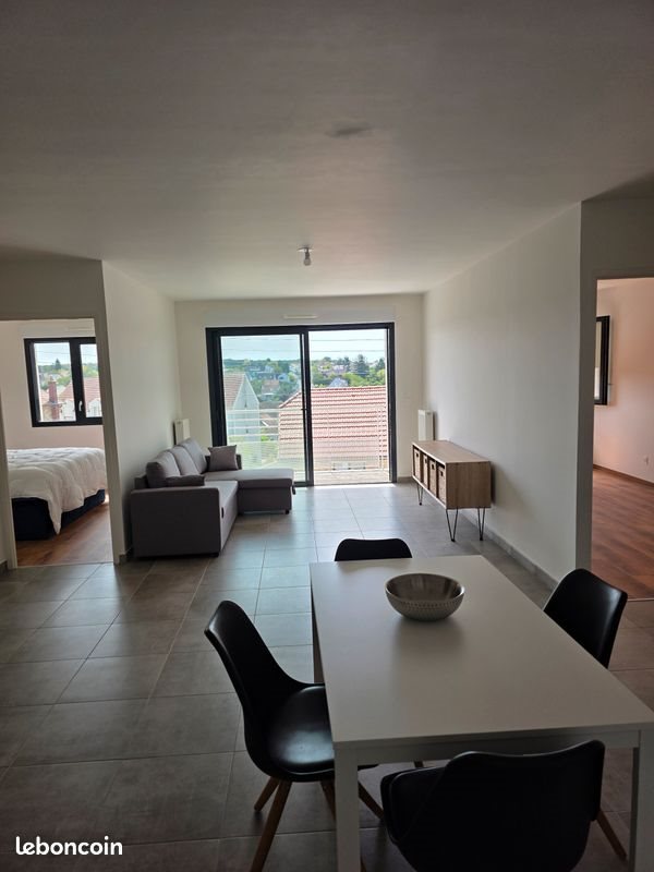 Appartement à louer, 77m², Vaux-le-Pénil