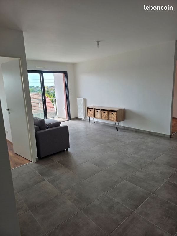 Appartement à louer, 77m², Vaux-le-Pénil