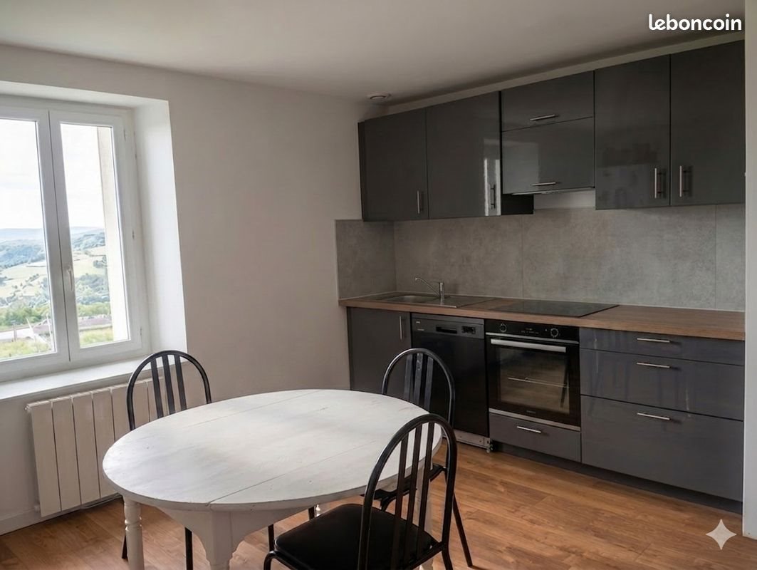 Appartement à louer, 92m², Saint-Georges-en-Couzan
