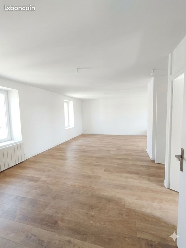 Appartement à louer, 92m², Saint-Georges-en-Couzan