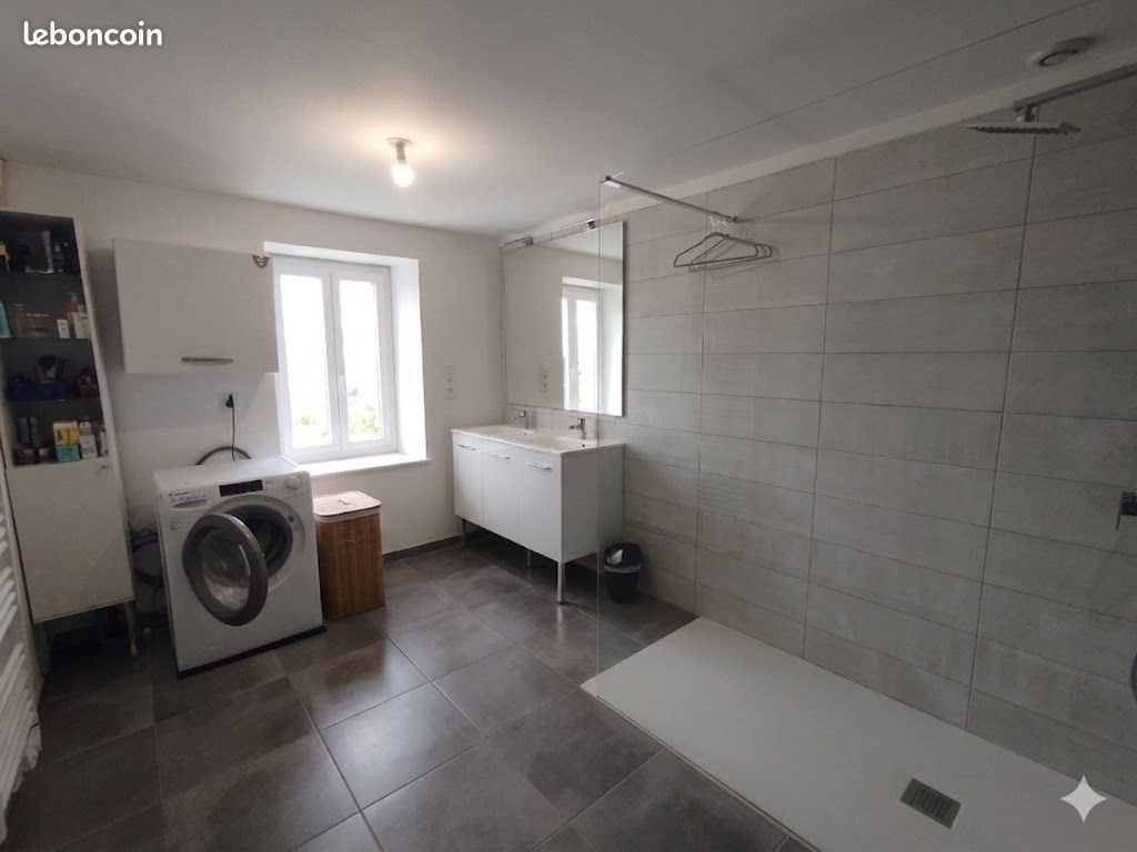 Appartement à louer, 92m², Saint-Georges-en-Couzan