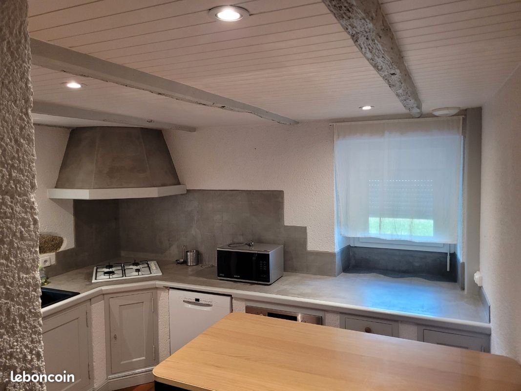 Maison à louer, 95m², Saint-Mamet-la-Salvetat