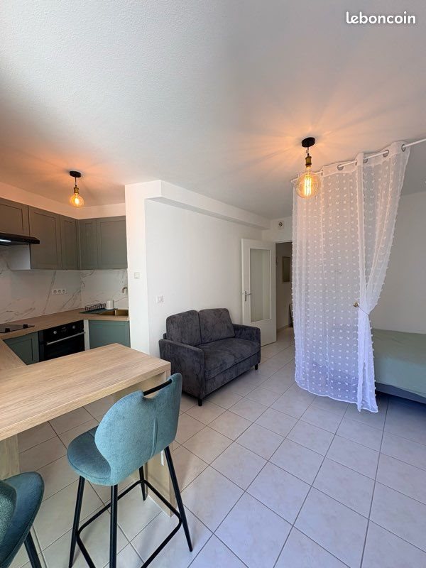 Appartement à louer, 28m², Antibes