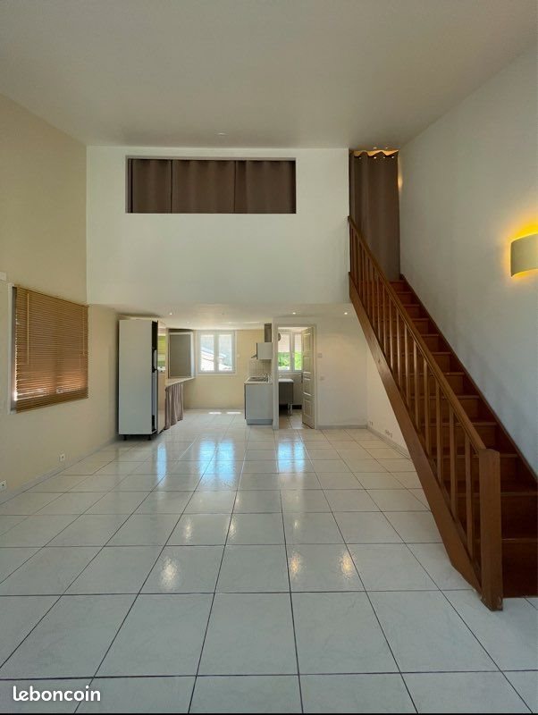 Maison à louer, 55m², Eyguières
