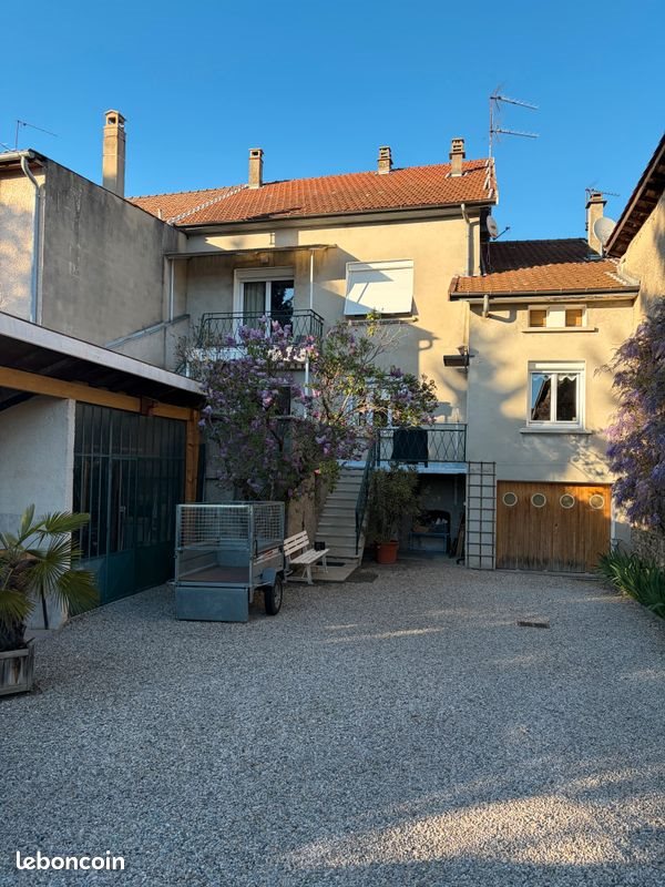 Maison à vendre, 300m², La Verpillière