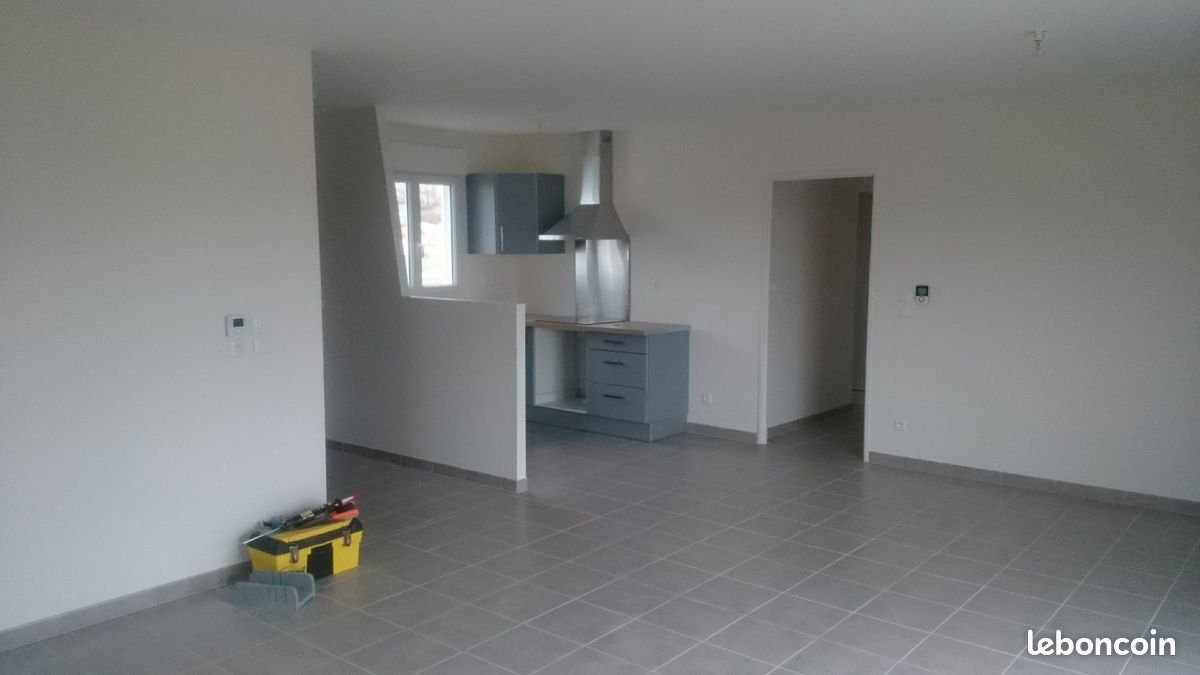 Maison à louer, 83m², Linars