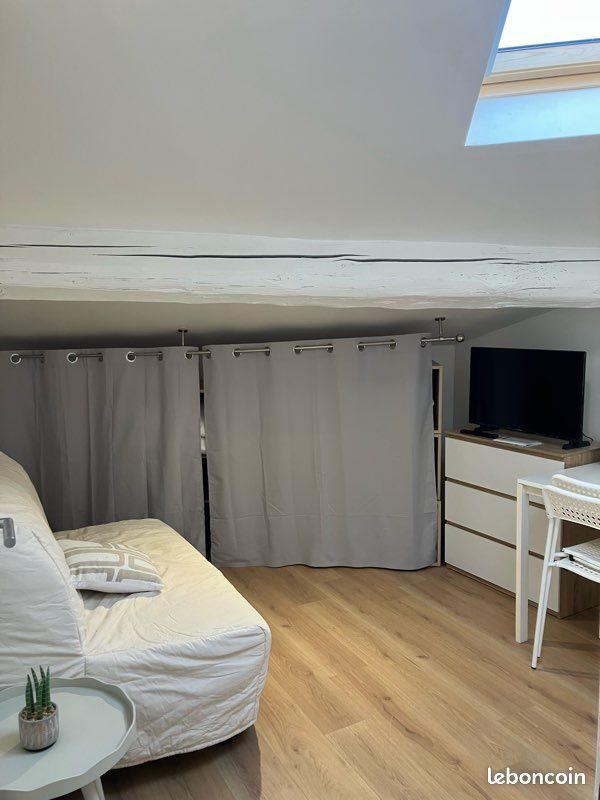 Appartement à louer, 16m², Saint-Genis-Laval