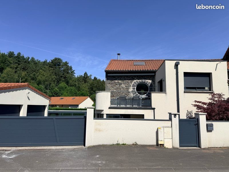 Maison à vendre, 190m², Saint-Genès-Champanelle