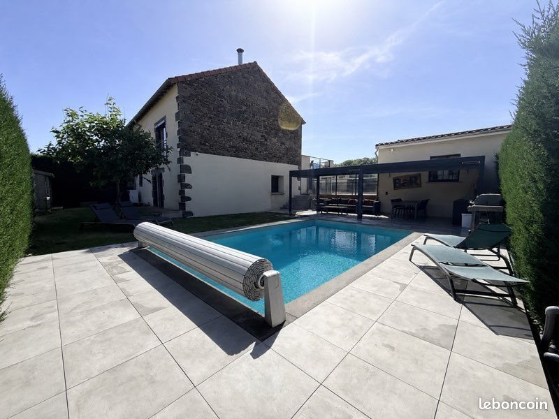 Maison à vendre, 190m², Saint-Genès-Champanelle