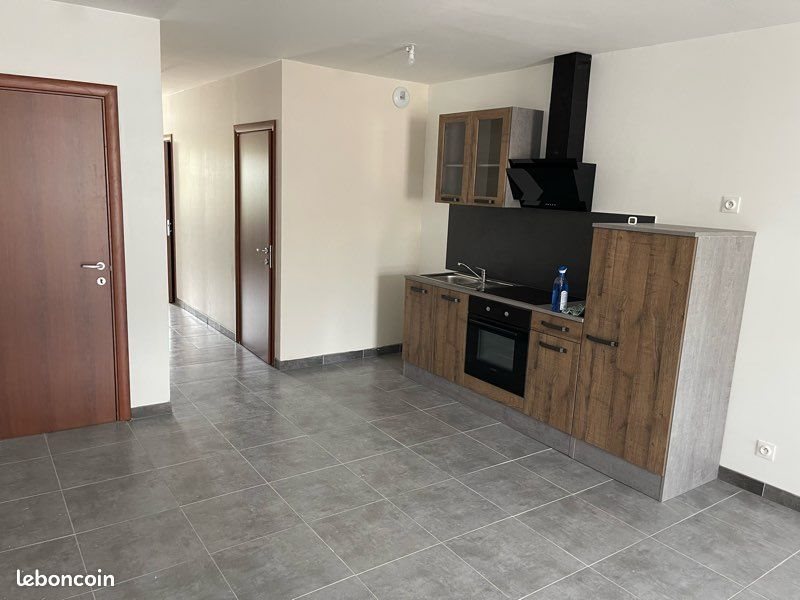 Appartement à louer, 48m², Many