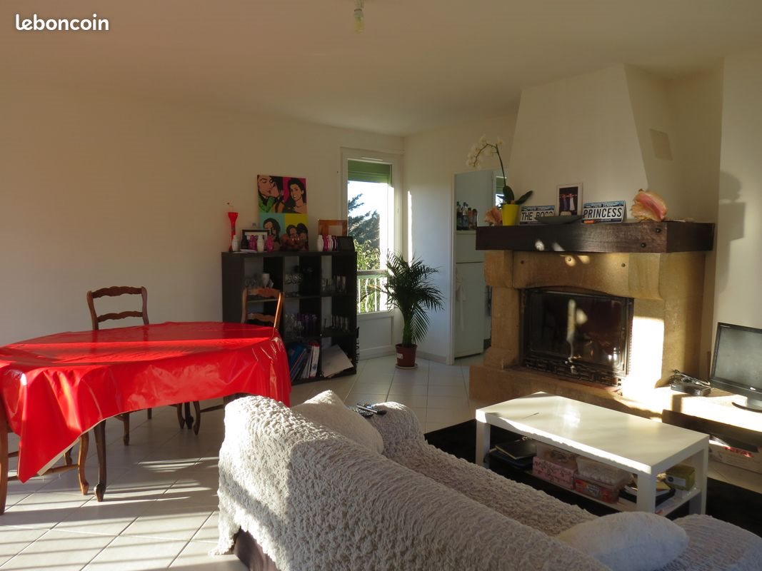 Appartement à louer, 70m², Vénéjan