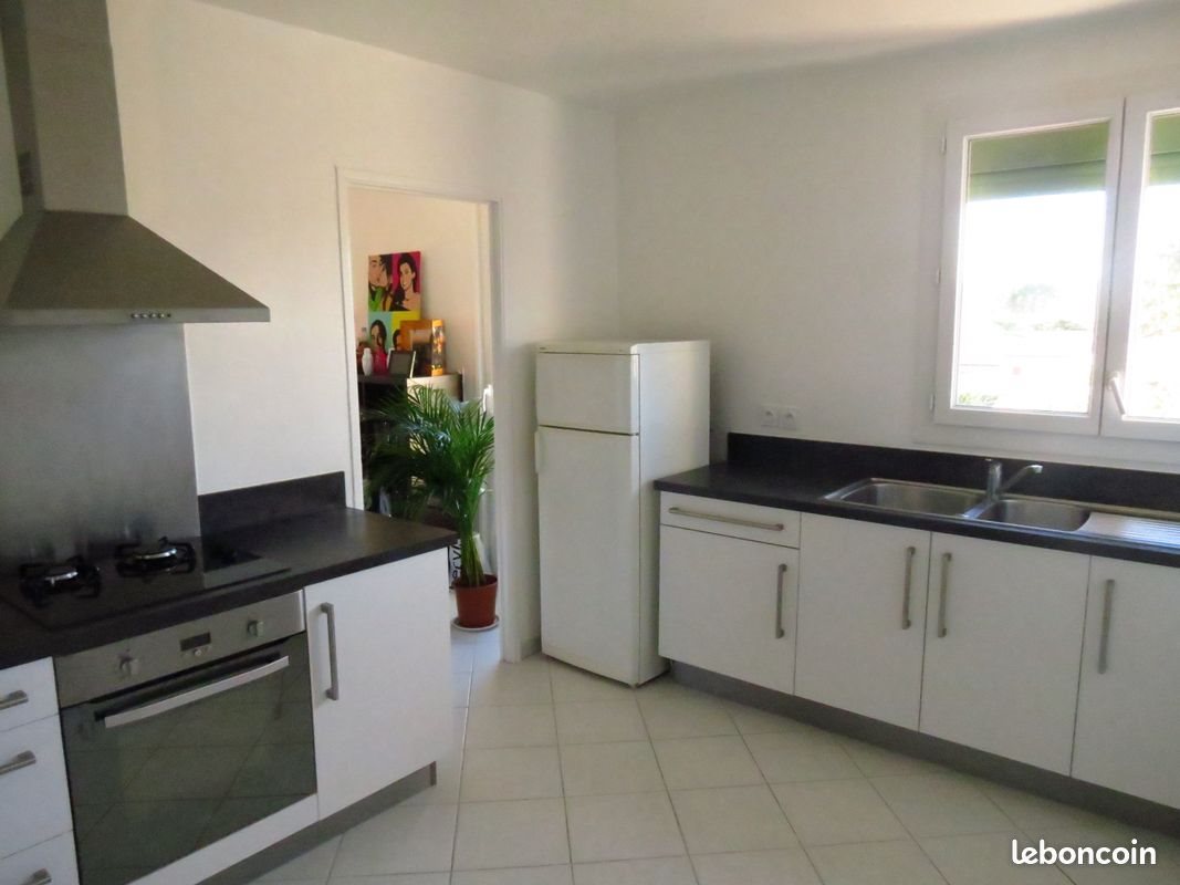 Appartement à louer, 70m², Vénéjan