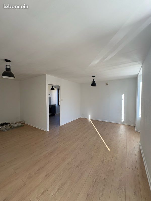 Appartement à louer, 52m², Belleville