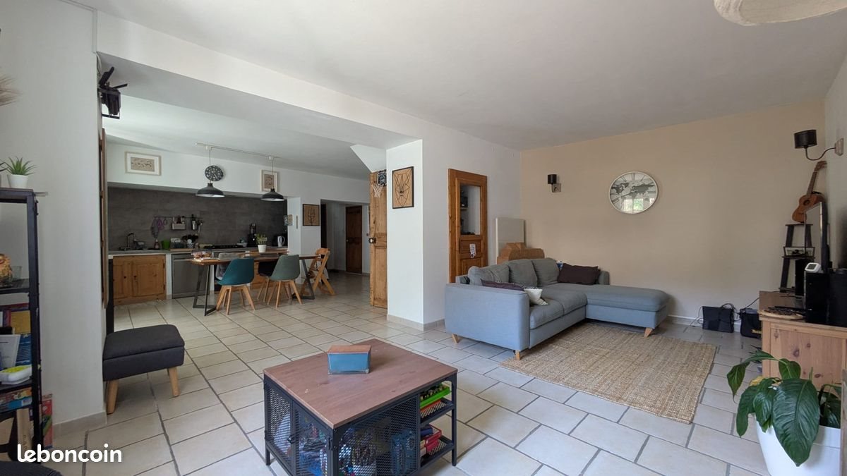 Maison à louer, 140m², Courthézon