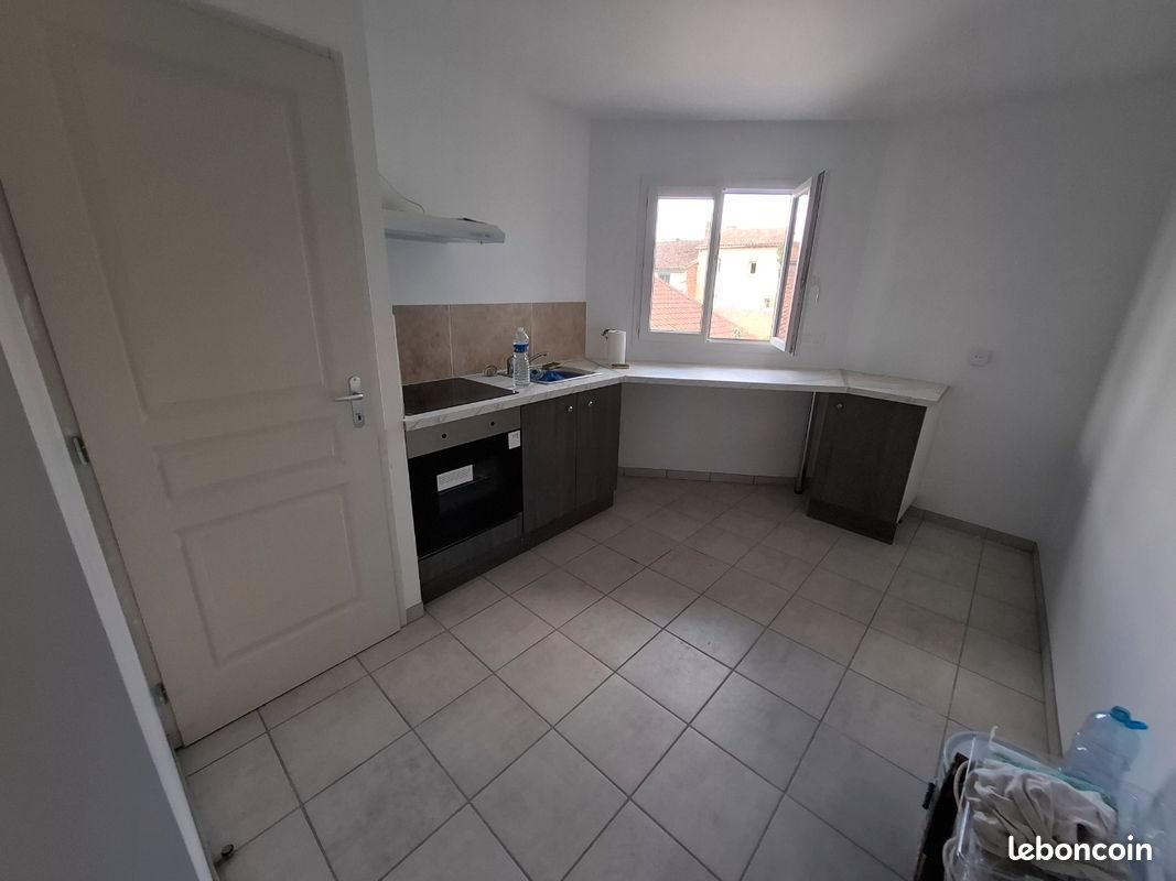 Maison à louer, 90m², Seissan