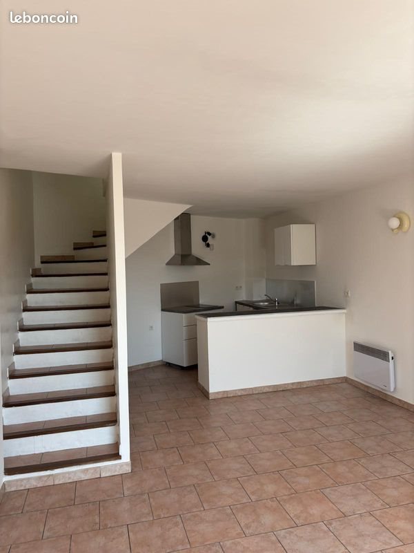 Appartement à louer, 53m², Rognes