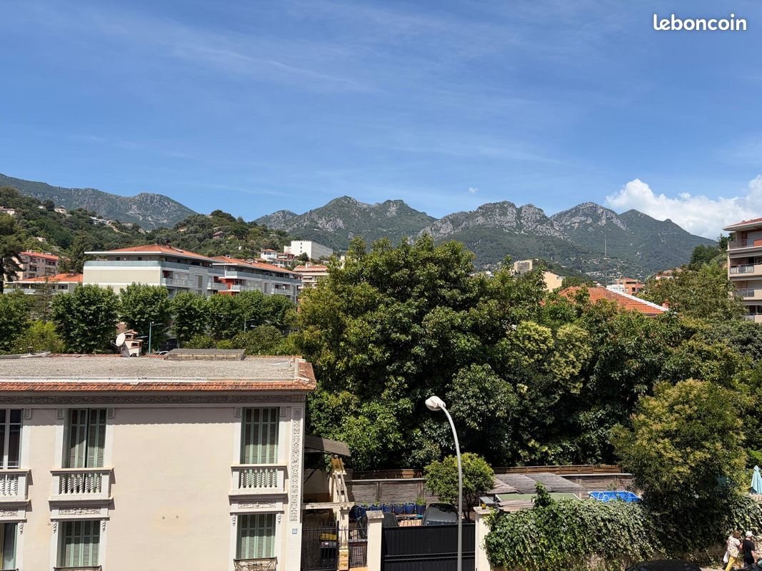 Appartement à louer, 70m², Menton